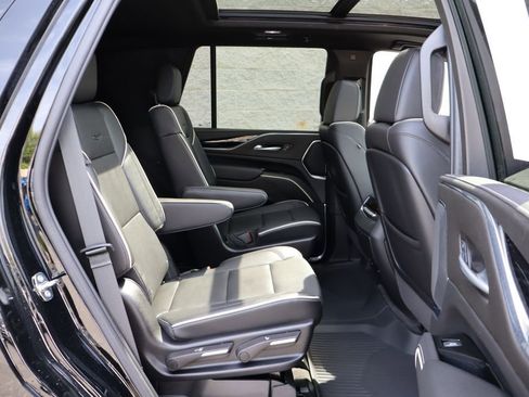 Used 2024 Cadillac Escalade Sport w/ Touring Package AWD/4WD image 37