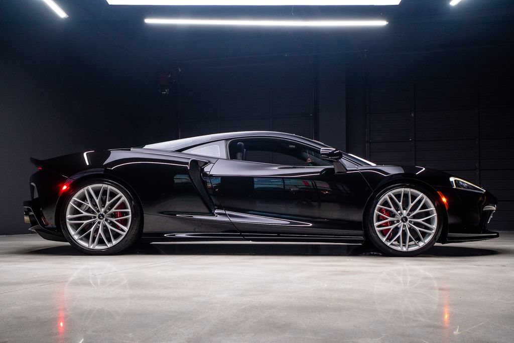 Used 2023 McLaren GT RWD image 12