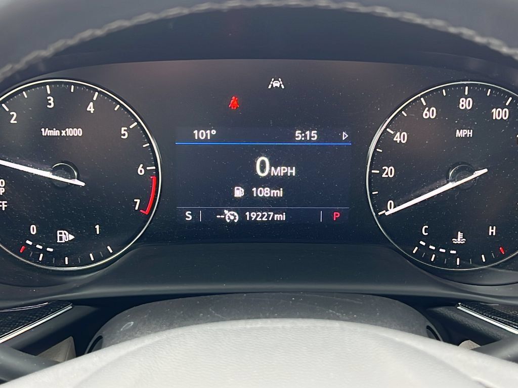 Used 2022 Buick Envision Preferred FWD image 21