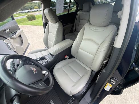 Used 2019 Cadillac XT4 Luxury w/ Cold Weather Package FWD image 28