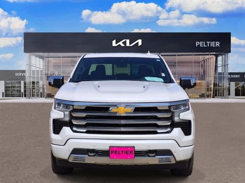 Used 2024 Chevrolet Silverado 1500 High Country w/ High Country Premium Package AWD/4WD image 2