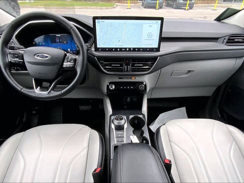 Certified 2025 Ford Escape SE w/ PHEV Premium Package image 15