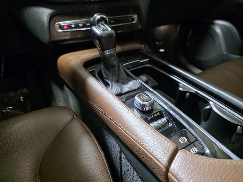 Used 2019 Volvo XC90 T6 Momentum w/ Advanced Package image 20