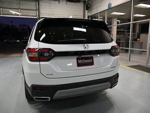 Used 2024 Honda Pilot Touring image 6