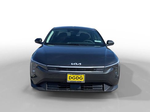 New 2026 Kia K4 LXS image 8