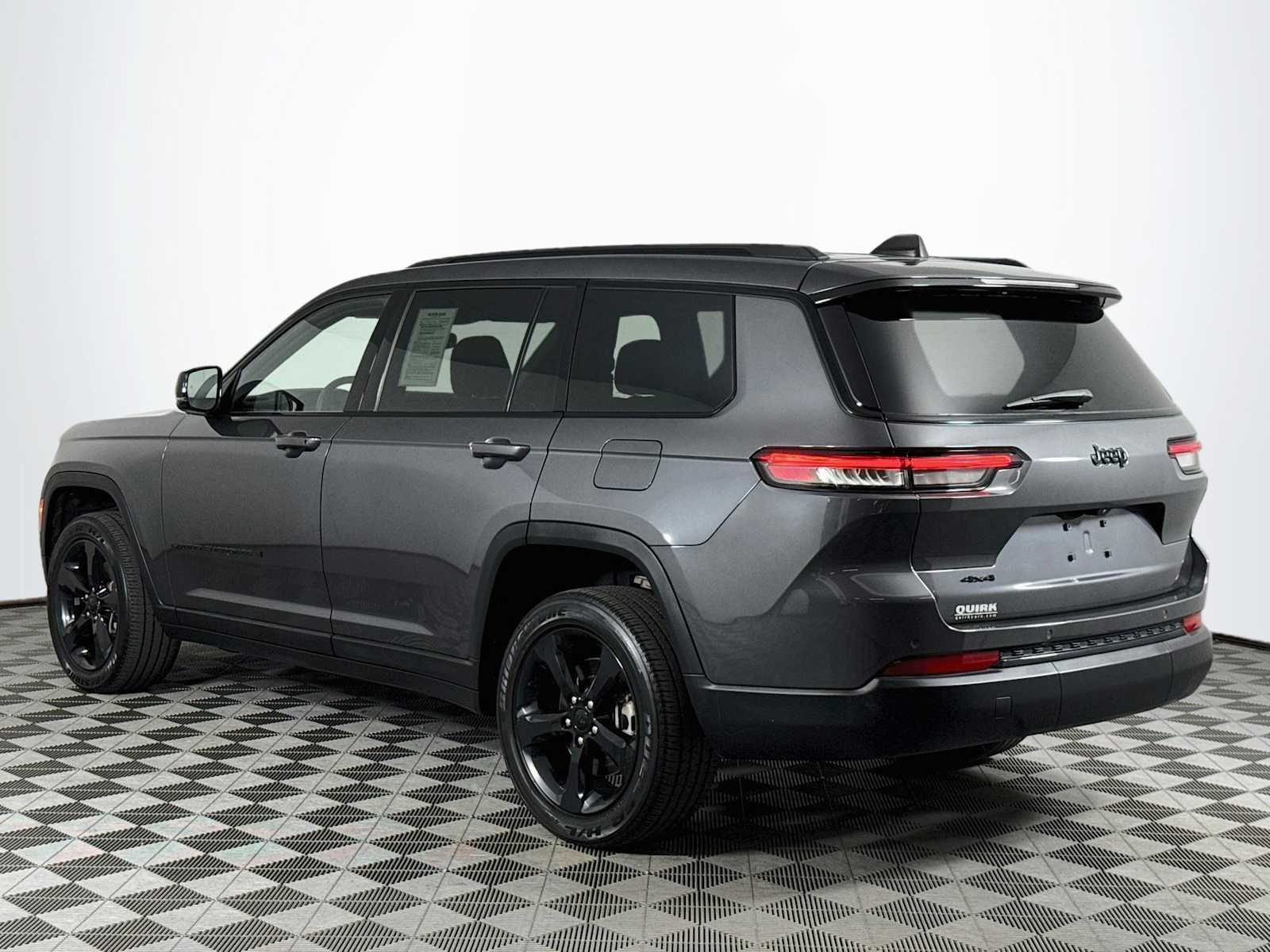 Used 2023 Jeep Grand Cherokee L Altitude AWD/4WD image 7