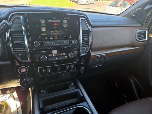 Used 2020 Nissan Titan Platinum Reserve image 19
