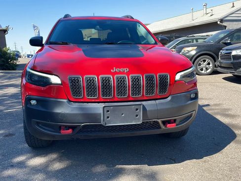 Used 2019 Jeep Cherokee Trailhawk w/ Comfort/Convenience Group AWD/4WD image 2