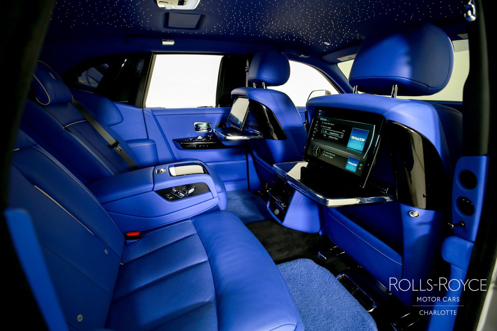 Used 2024 Rolls-Royce Phantom Sedan w/ The Phantom Package RWD image 30