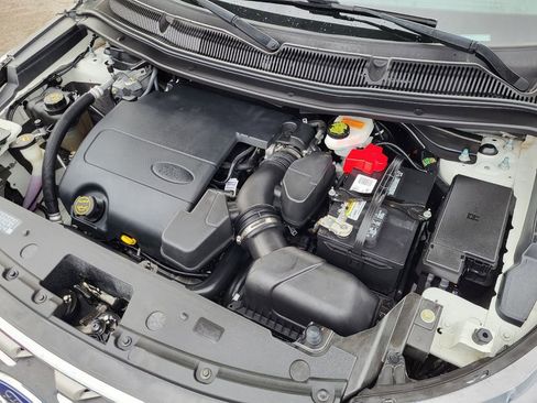 Used 2016 Ford Explorer XLT image 9