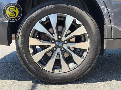 Used 2015 Subaru Outback 3.6R Limited AWD/4WD image 9