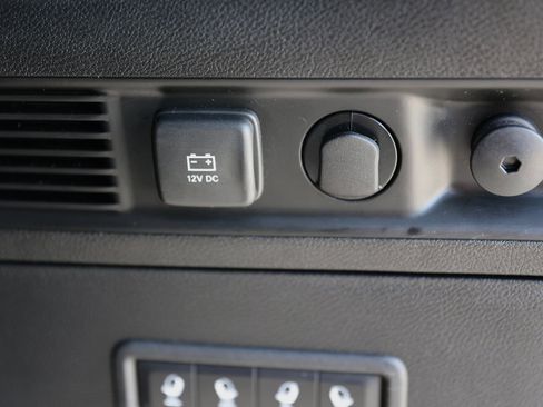 Used 2022 Jeep Wagoneer Series III w/ Flexible Seating Group image 17