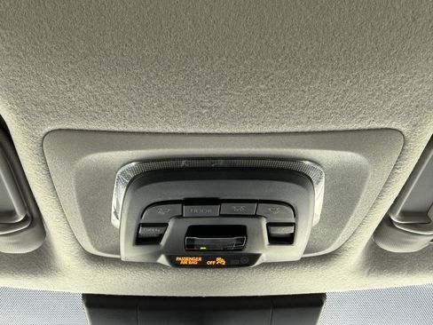 Used 2024 Toyota Corolla Cross XLE w/ Convenience Package image 34