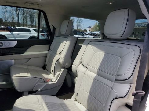 Certified 2022 Lincoln Navigator Black Label AWD/4WD image 36