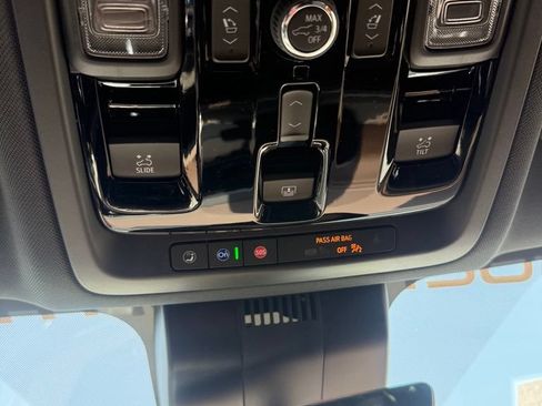 Used 2026 Chevrolet Tahoe High Country AWD/4WD image 29