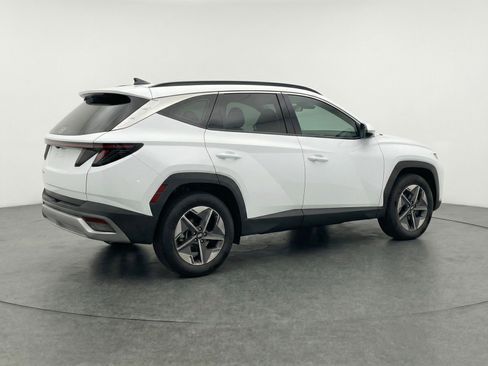 Used 2025 Hyundai Tucson SEL FWD image 9
