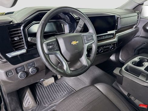 Used 2025 Chevrolet Silverado 1500 LT image 9