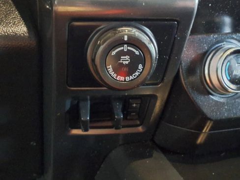 Used 2019 Ford F150 Lariat w/ Equipment Group 502A Luxury AWD/4WD image 27