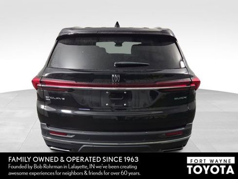 Used 2025 Buick Enclave Preferred AWD/4WD image 8