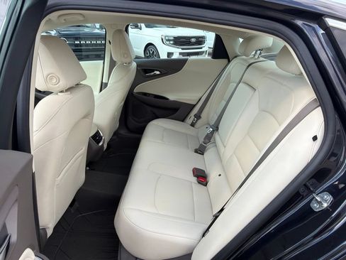 Used 2022 Chevrolet Malibu LT w/ Leather Package FWD image 24
