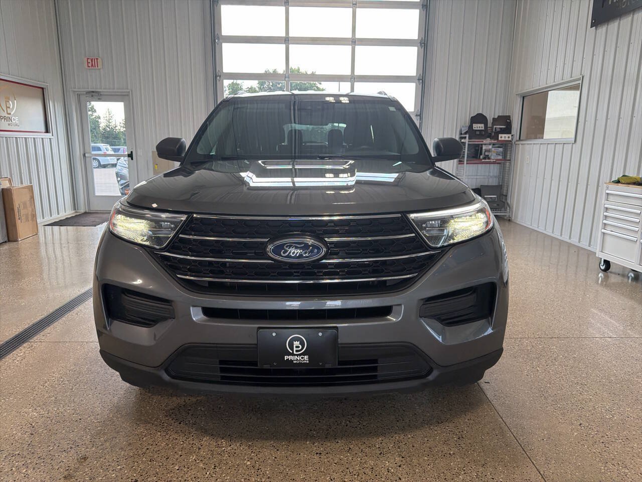 Used 2023 Ford Explorer XLT AWD/4WD image 7