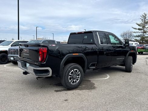 New 2026 GMC Sierra 2500 SLE w/ SLE Value Package; image 2