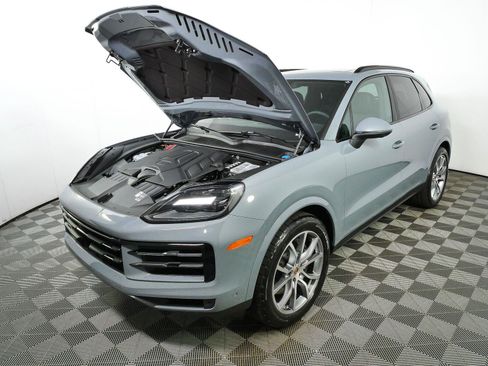 New 2026 Porsche Cayenne AWD/4WD image 32