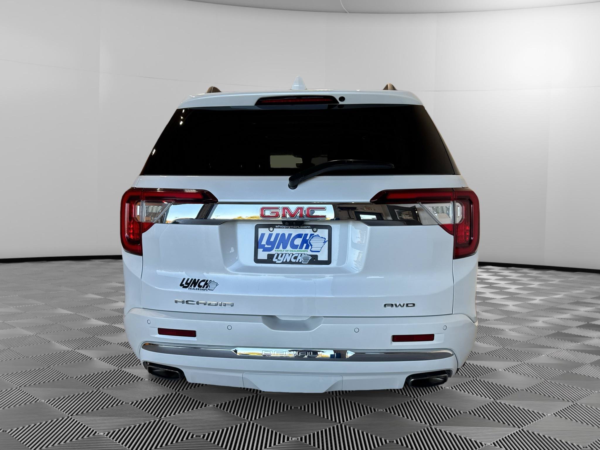 Used 2021 GMC Acadia Denali w/ Denali Ultimate Package AWD/4WD image 4