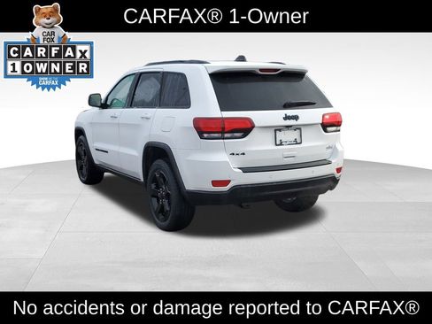 Used 2018 Jeep Grand Cherokee Laredo image 4
