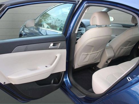 Used 2015 Hyundai Sonata SE image 12