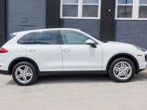 Used 2017 Porsche Cayenne S AWD/4WD image 6
