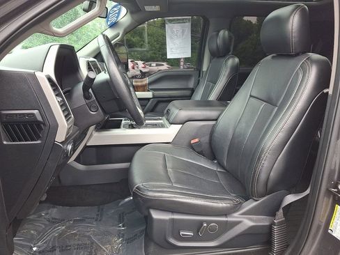Used 2018 Ford F150 Lariat w/ Equipment Group 502A Luxury AWD/4WD image 14