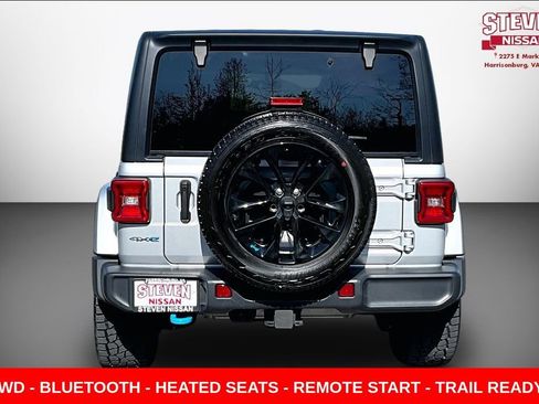 Used 2023 Jeep Wrangler Unlimited Sahara w/ Cold Weather Group AWD/4WD image 5