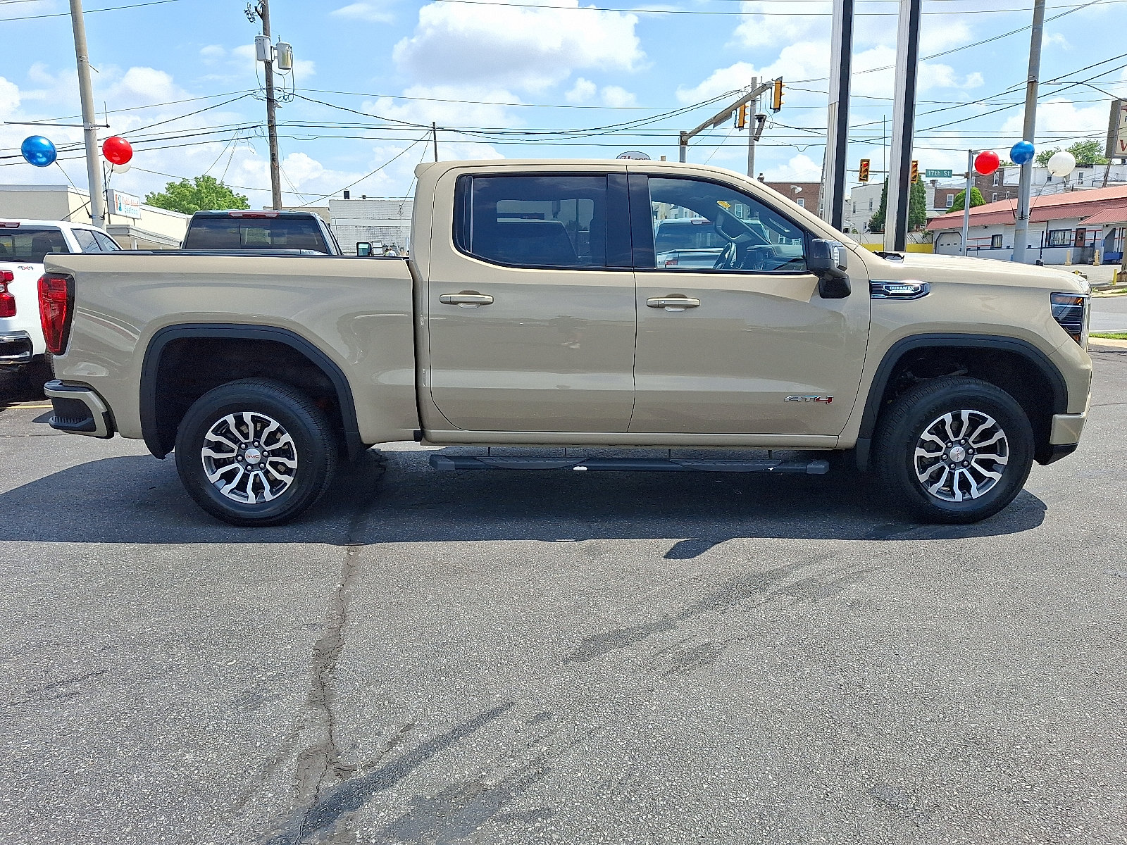 Used 2023 GMC Sierra 1500 AT4 w/ Technology Package AWD/4WD image 6