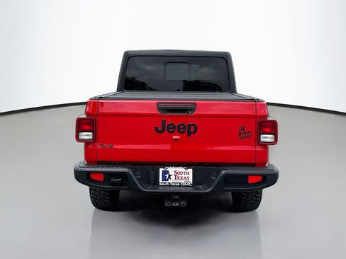 Used 2023 Jeep Gladiator Sport AWD/4WD image 6