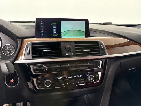 Used 2018 BMW 330i xDrive Sedan w/ Convenience Package AWD/4WD image 18