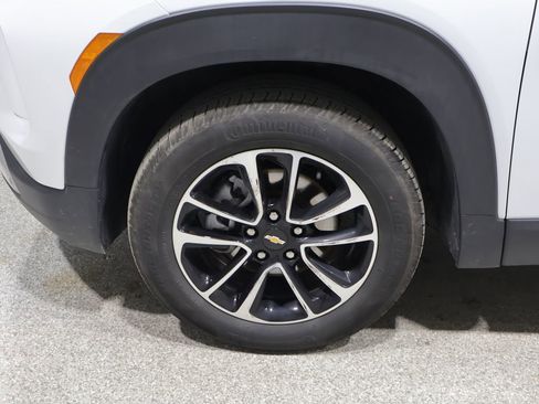 Used 2025 Chevrolet TrailBlazer LT AWD/4WD image 8