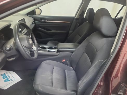 Used 2023 Nissan Altima 2.5 SV FWD image 8