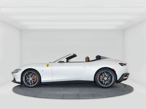 Used 2024 Ferrari Roma Spider image 2