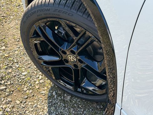 New 2026 Volkswagen Tiguan SE R-Line FWD image 11