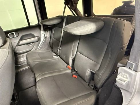 Used 2019 Jeep Wrangler Unlimited Sahara image 50