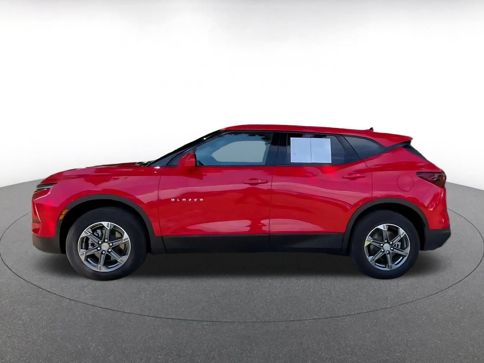 Used 2026 Chevrolet Blazer LT FWD image 8