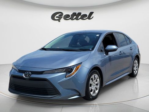 Used 2023 Toyota Corolla LE FWD image 1