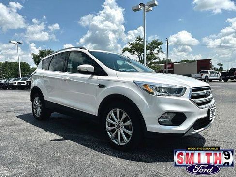 Certified 2017 Ford Escape Titanium FWD image 4
