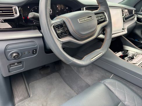 Used 2022 Jeep Grand Wagoneer Series III w/ Rear Seat Video Group 1 image 20