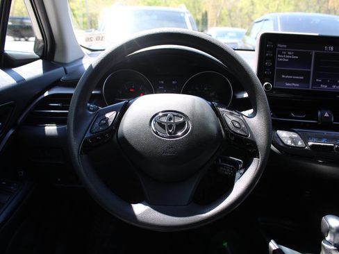 Used 2021 Toyota C-HR LE FWD image 33
