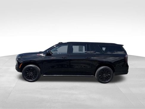 Used 2026 Chevrolet Suburban Z71 w/ Comfort Package AWD/4WD image 14