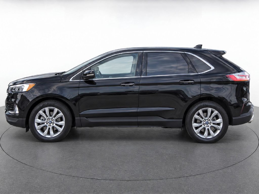 Used 2020 Ford Edge Titanium w/ Equipment Group 301A AWD/4WD image 4