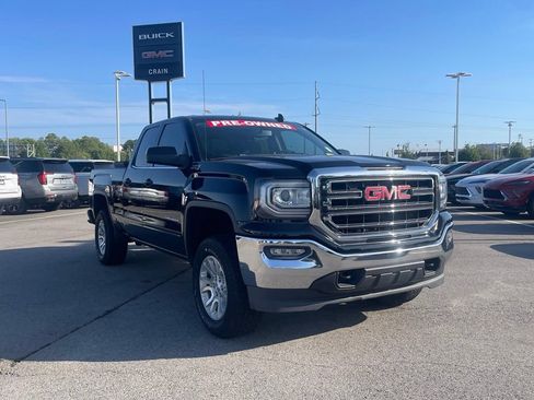 Used 2018 GMC Sierra 1500 SLE w/ SLE Value Package AWD/4WD image 4