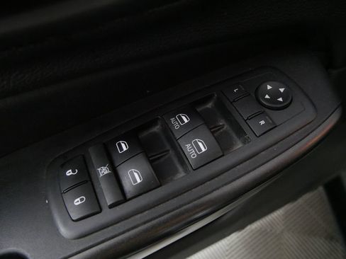 Used 2020 Jeep Cherokee Trailhawk w/ Cold Weather Group AWD/4WD image 16